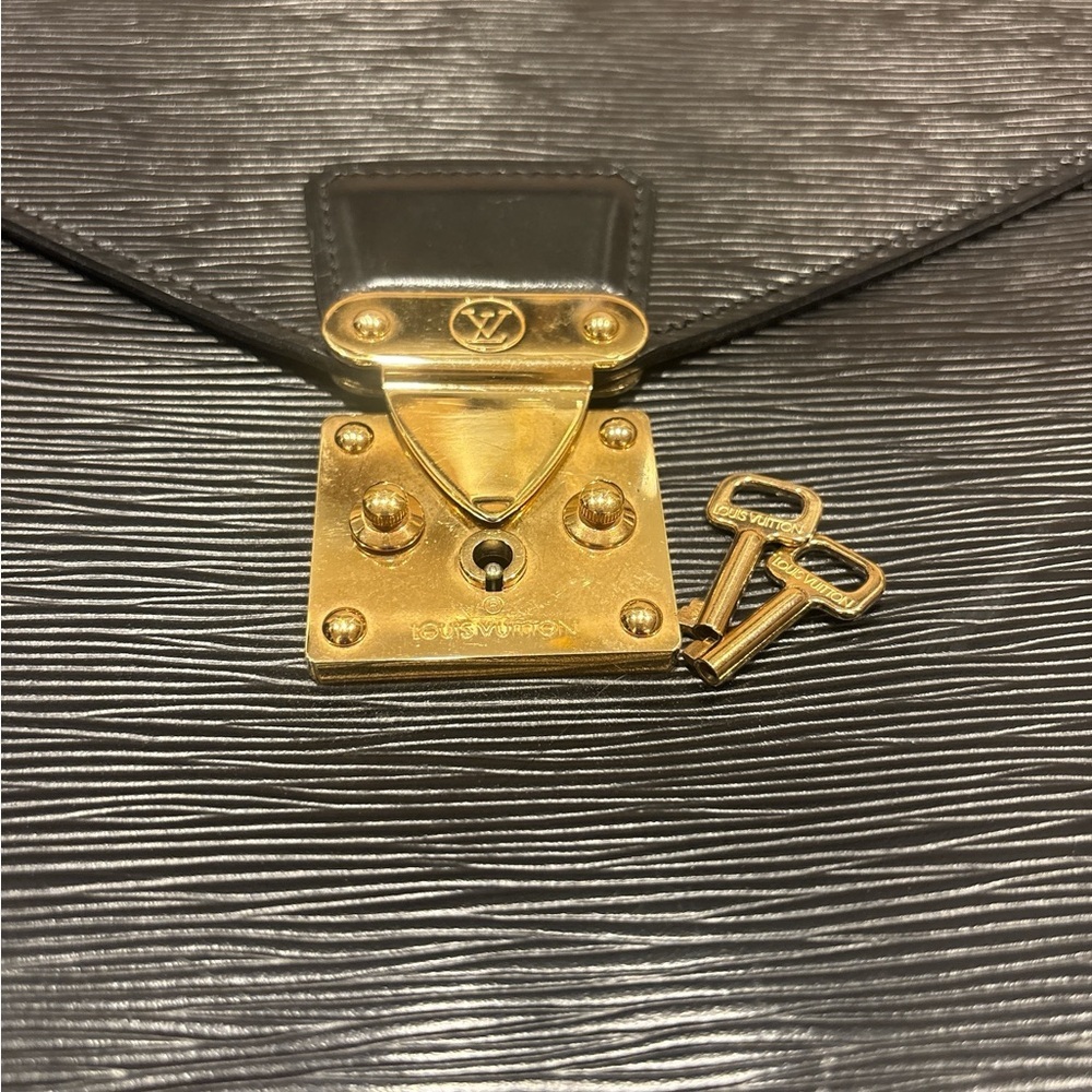 Louis Vuitton Black Epi Serviette Briefcase w/ Lock & Keys - Picture 4 of 10